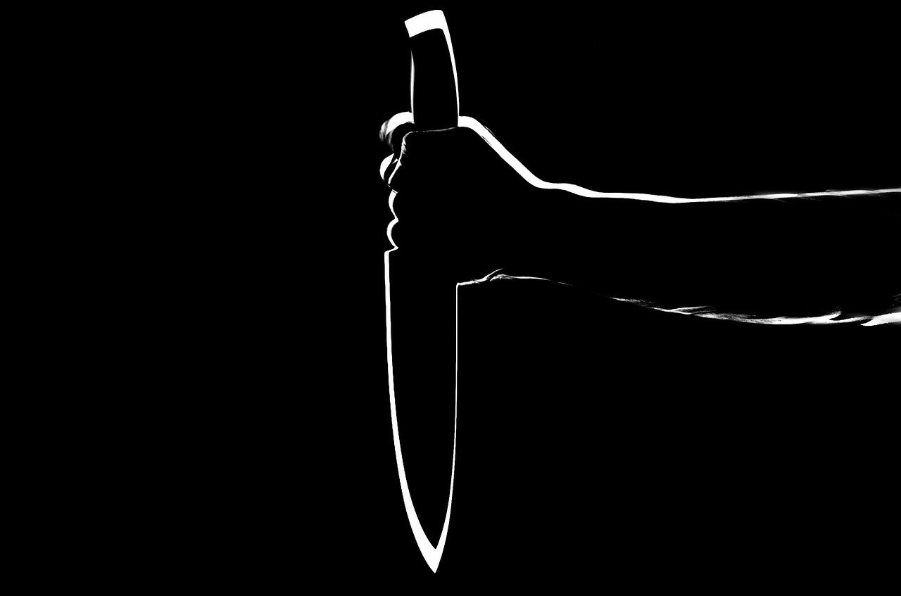 Mieszkaniec bloku groził sąsiadom nożem