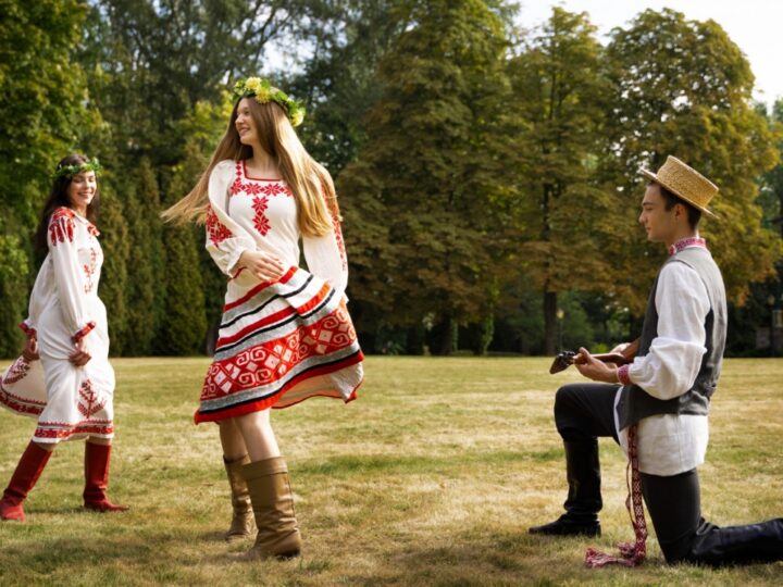 Nowe stroje dla zespołów folklorystycznych dzięki inicjatywie sołeckiej