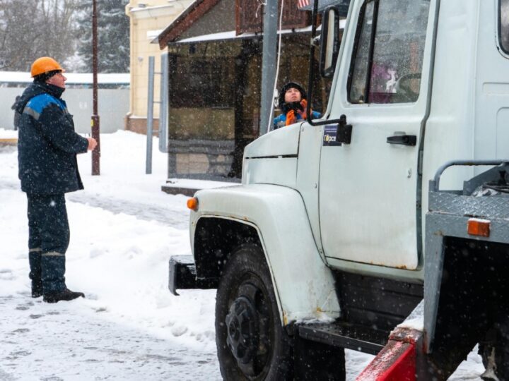 Podziękowania dla policjantów z Krokowej za pomoc w wydobyciu samochodu ze śniegu