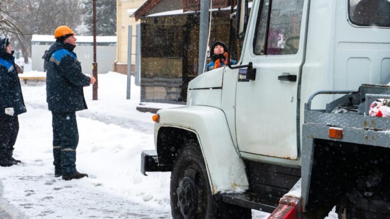 Podziękowania dla policjantów z Krokowej za pomoc w wydobyciu samochodu ze śniegu