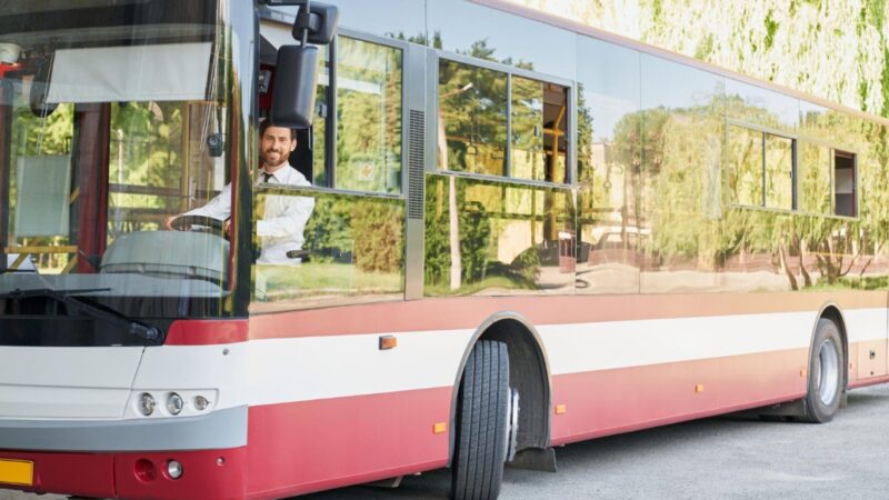Spółka Międzygminna Komunikacja Autobusowa w Jastrzębiu-Zdroju powiększa swoją flotę o pięć nowych pojazdów