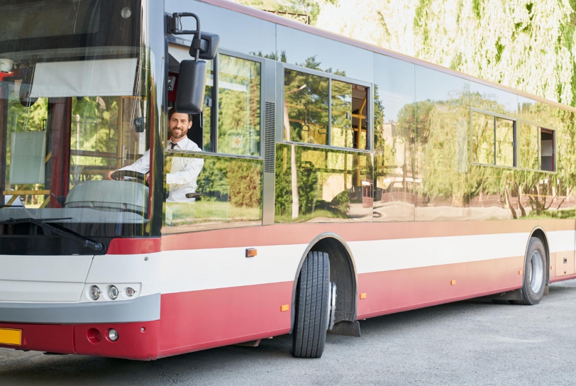 Spółka Międzygminna Komunikacja Autobusowa w Jastrzębiu-Zdroju powiększa swoją flotę o pięć nowych pojazdów