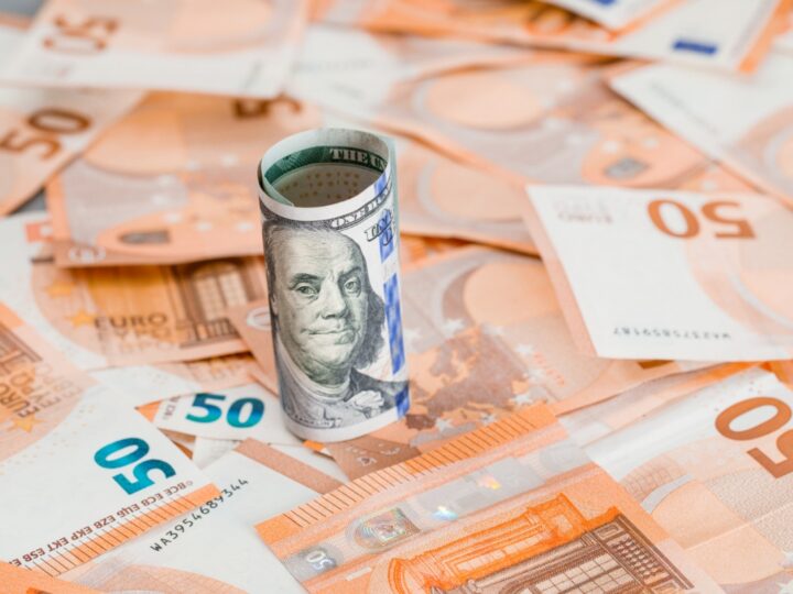 Tragiczne skutki naiwności: Mieszkanka Jastrzębia-Zdroju straciła 83 tysiące złotych na fałszywej inwestycji