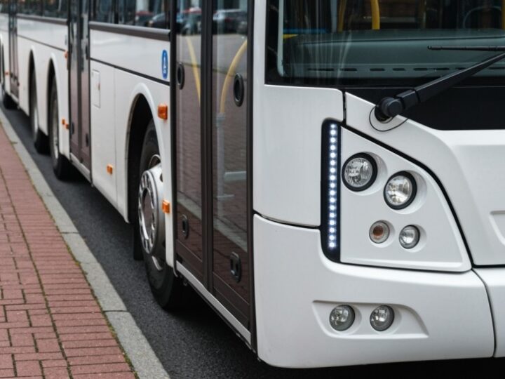 Autobus B15 zmienia trasę przez Bzie od 1 września z powodu budowy nowego ronda!