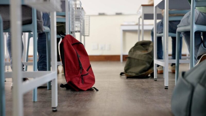 Dzieciństwo bez Przemocy: Policja Edukuje Uczniów w Jastrzębiu