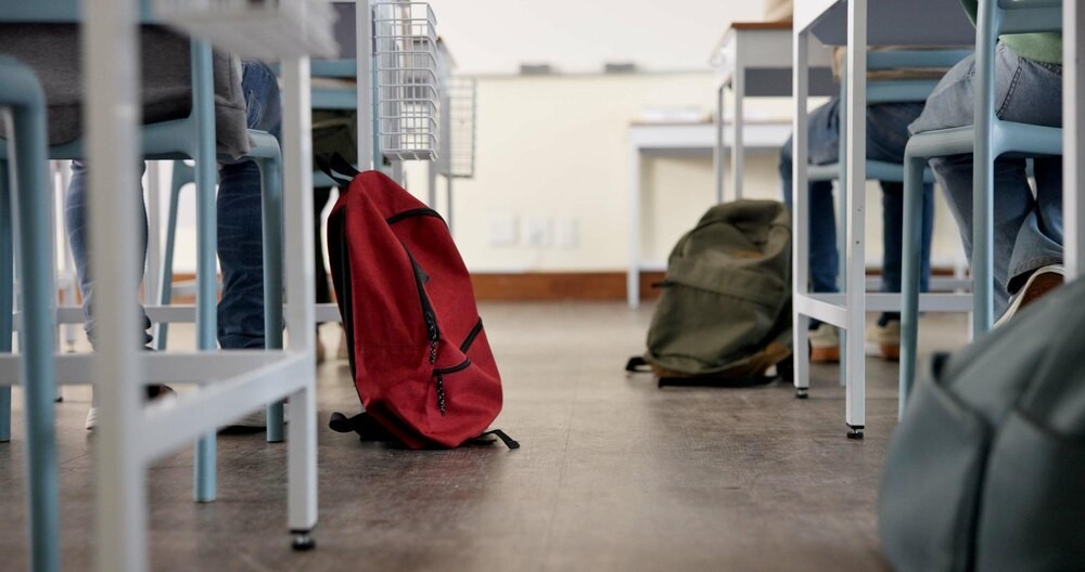 Dzieciństwo bez Przemocy: Policja Edukuje Uczniów w Jastrzębiu