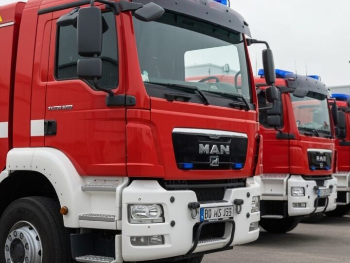 Nowe dźwięki alarmowe w syrenach strażackich – zmiany w tonie sygnałów