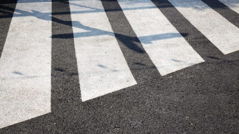 Policja w Żorach łączy czytanie z promocją bezpieczeństwa na Rynku