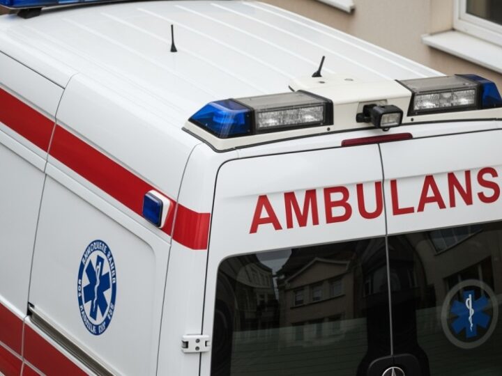 Lodowe niebezpieczeństwo na drogach po nocnych opadach śniegu i deszczu