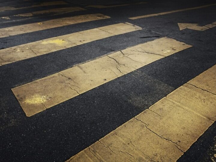 Drony w akcji: Policja dba o bezpieczeństwo pieszych na drogach