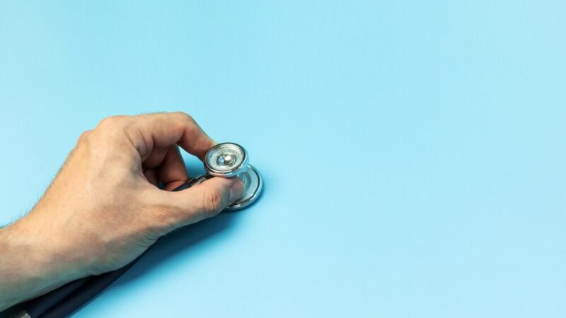 Uczniowie klasy medycznej ZSO w Pawłowicach zdobywają praktyczne doświadczenie w szpitalu