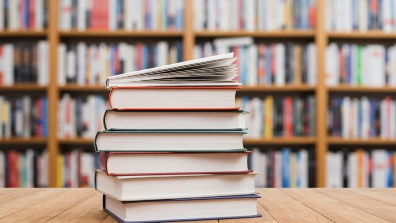 Odkryj radość odręcznego pisania – świętujemy Dzień Pisania Piórem!