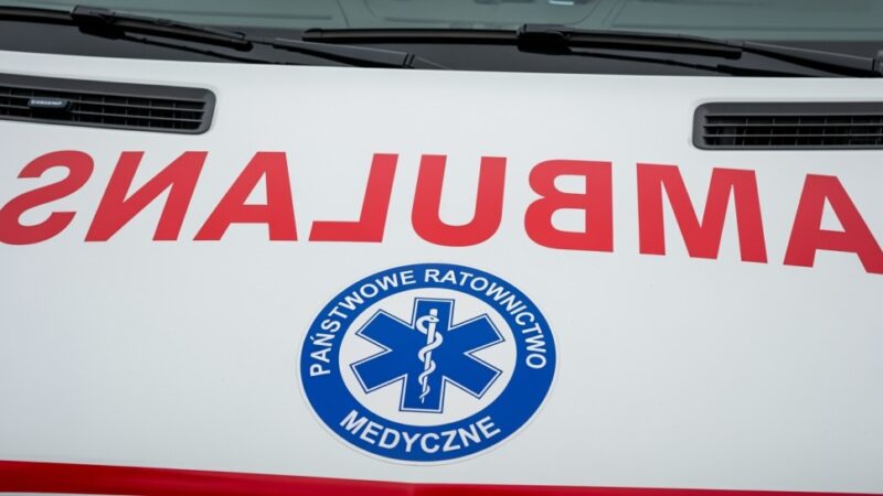 Młoda bohaterka w akcji: 8-latka ratuje mamę dzwoniąc po pomoc