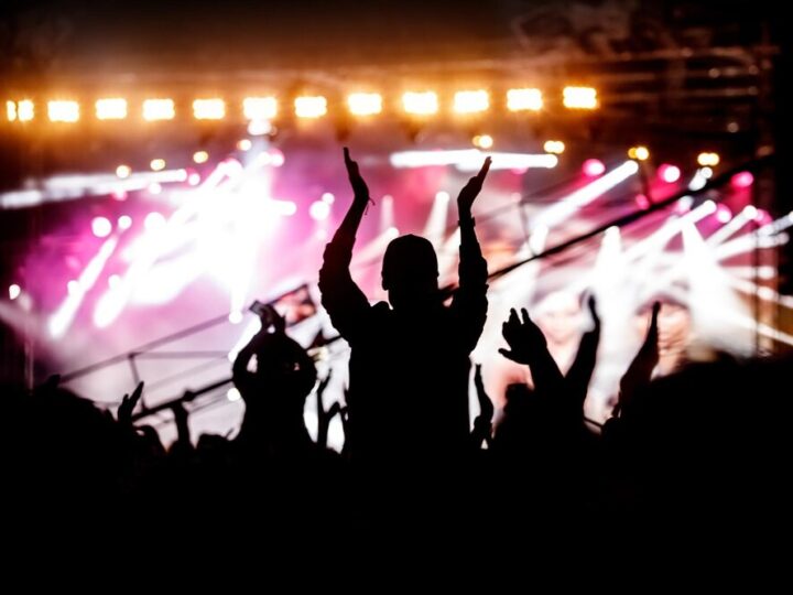 Koncert Piotra Tłustochowicza z okazji Dnia Kobiet w Łaźni Moszczenica