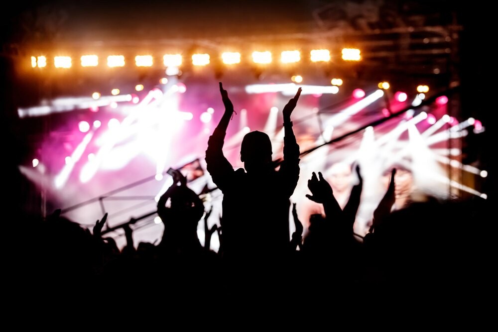 Koncert Piotra Tłustochowicza z okazji Dnia Kobiet w Łaźni Moszczenica