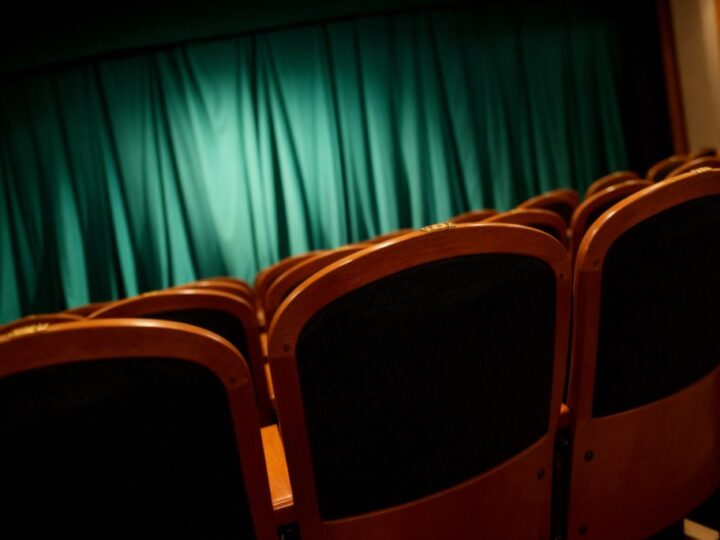 Teatr w Jastrzębiu-Zdroju: Emocje i Twórczość w Parku Zdrojowym!