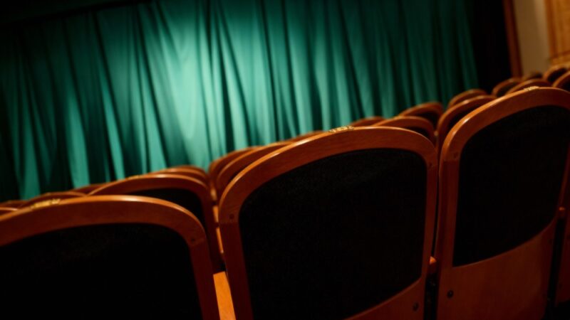 Teatr w Jastrzębiu-Zdroju: Emocje i Twórczość w Parku Zdrojowym!