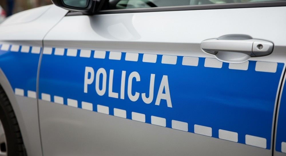 Mężczyzna z nożem zatrzymany na placu zabaw po groźnej awanturze