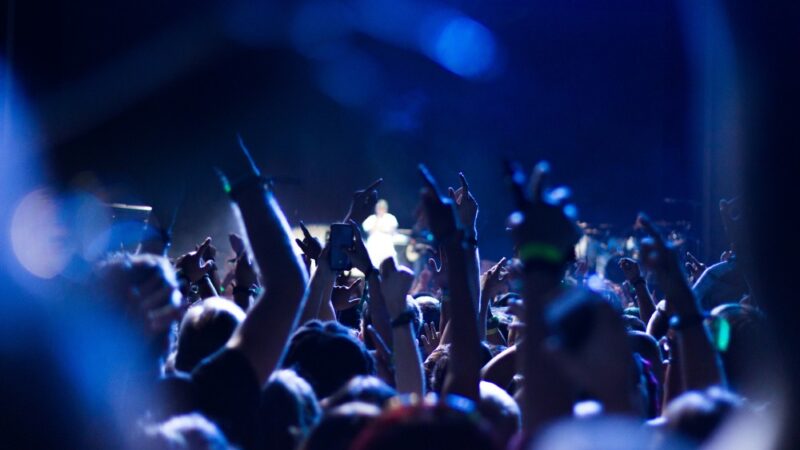 Wielowymiarowy recital chopinowski: Dialog dźwięku, obrazu i ruchu