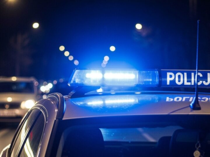 Dzielnicowi nakazali mężczyźnie opuszczenie mieszkania po przemocy wobec matki