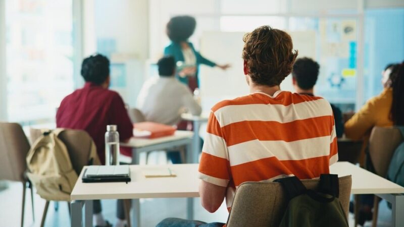 Młodzież z Jastrzębia-Zdroju pokonuje stres przed egzaminami w warsztatach „STRESSOUT”