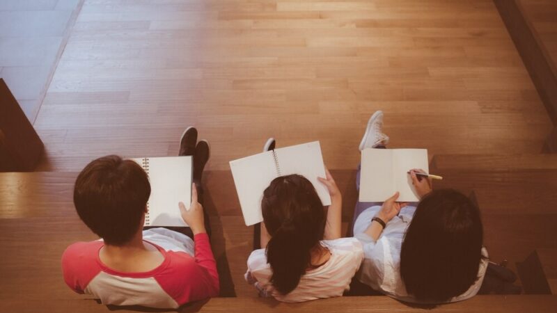 Noc Maturzystów: Intensywna Nauka i Integracja w Łaźni Moszczenica