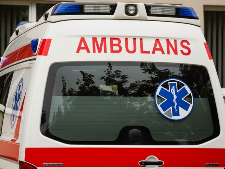 Policjanci uratowali 84-latkę w krytycznym stanie dzięki szybkiej interwencji