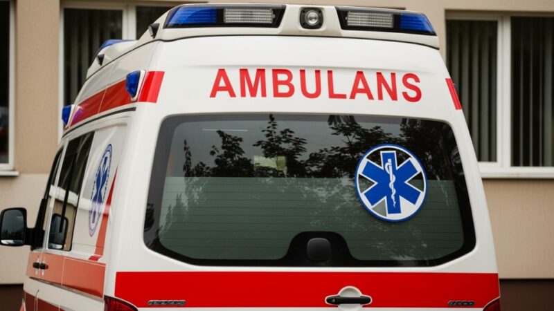 Policjanci uratowali 84-latkę w krytycznym stanie dzięki szybkiej interwencji