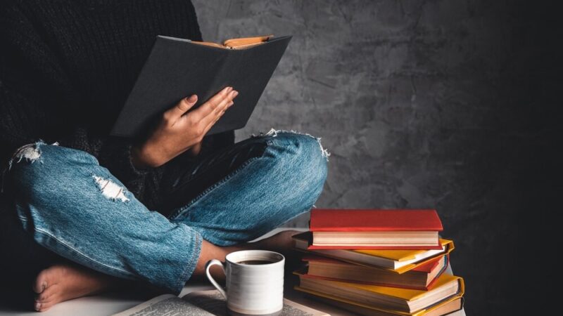 Przedszkolaki z Jastrzębia-Zdroju odkrywają magię książek w bibliotece