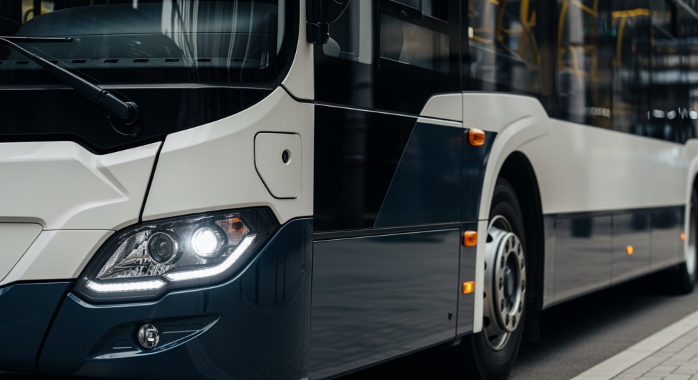Mężczyzna obrażający dziewczęta w autobusie zidentyfikowany przez policję