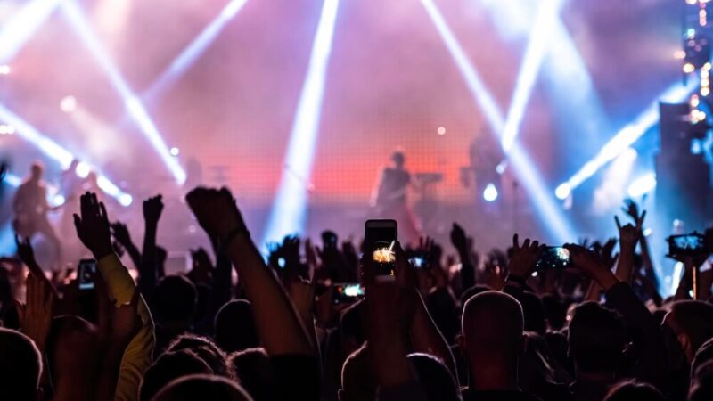 Orkiestra Policji zagrała na katowickim rynku podczas Festiwalu Ratowania Życia