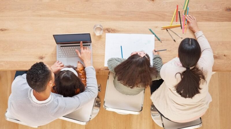 Kurator Oświaty z wizytą w Gminie Pawłowice: Spotkania, rozmowy i edukacyjne wyzwania