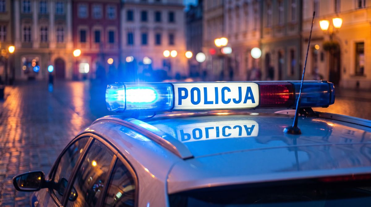 Agresywny pacjent ucieka z szpitala, policja w akcji