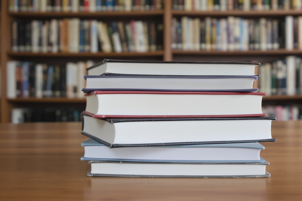 Odkryj magiczne „Miasto mosiądzu” tej jesieni w bibliotece w Jastrzębiu-Zdroju