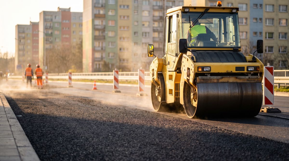 Nowa nawierzchnia na kolejnym odcinku ulicy Cieszyńskiej już wkrótce